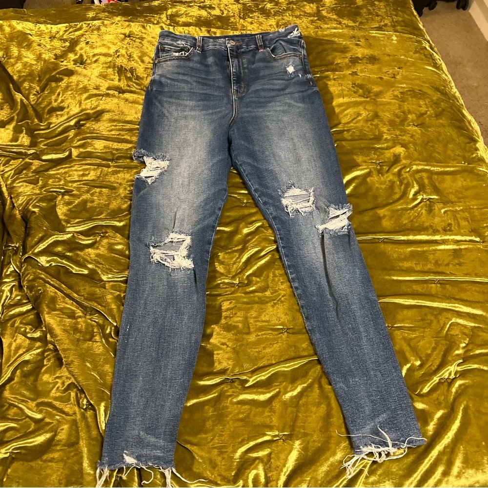 American Eagle distressed jeggings